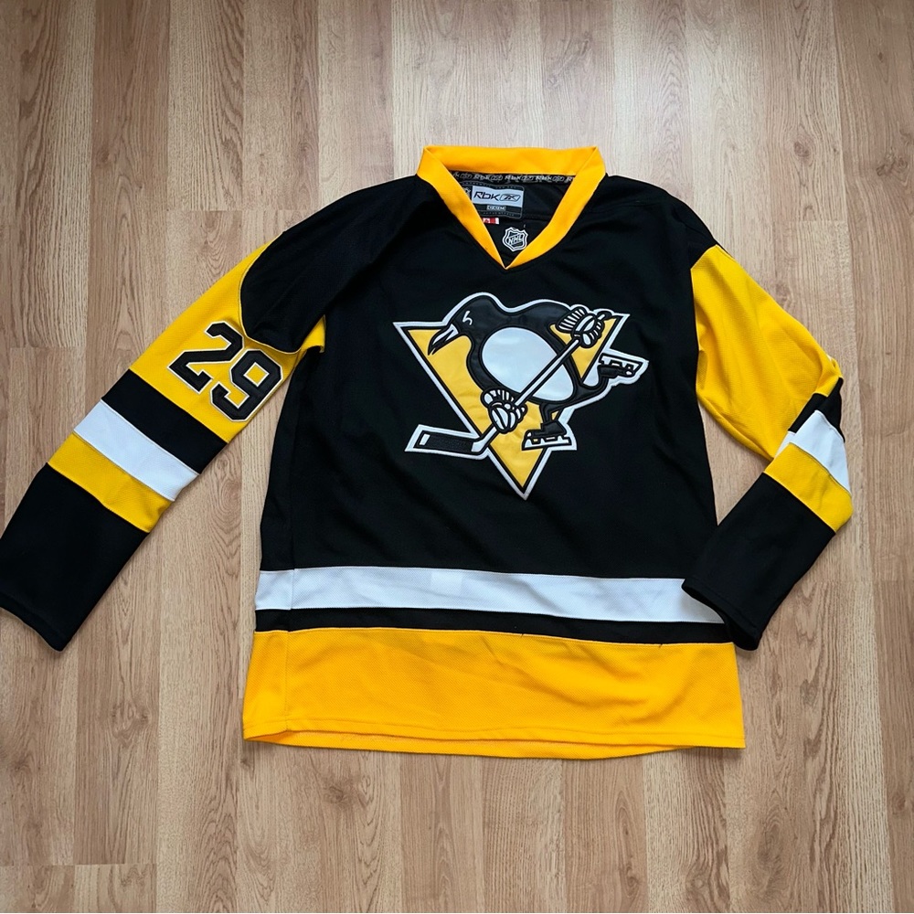 Vintage Pittsburg Penguins Fleury Hockey Jersey